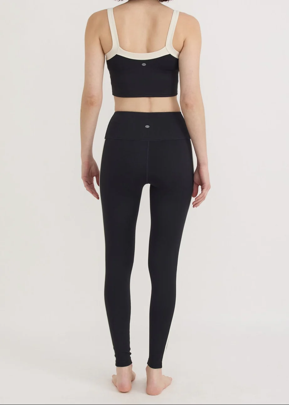 Active Flow Bra - Black - Image 2