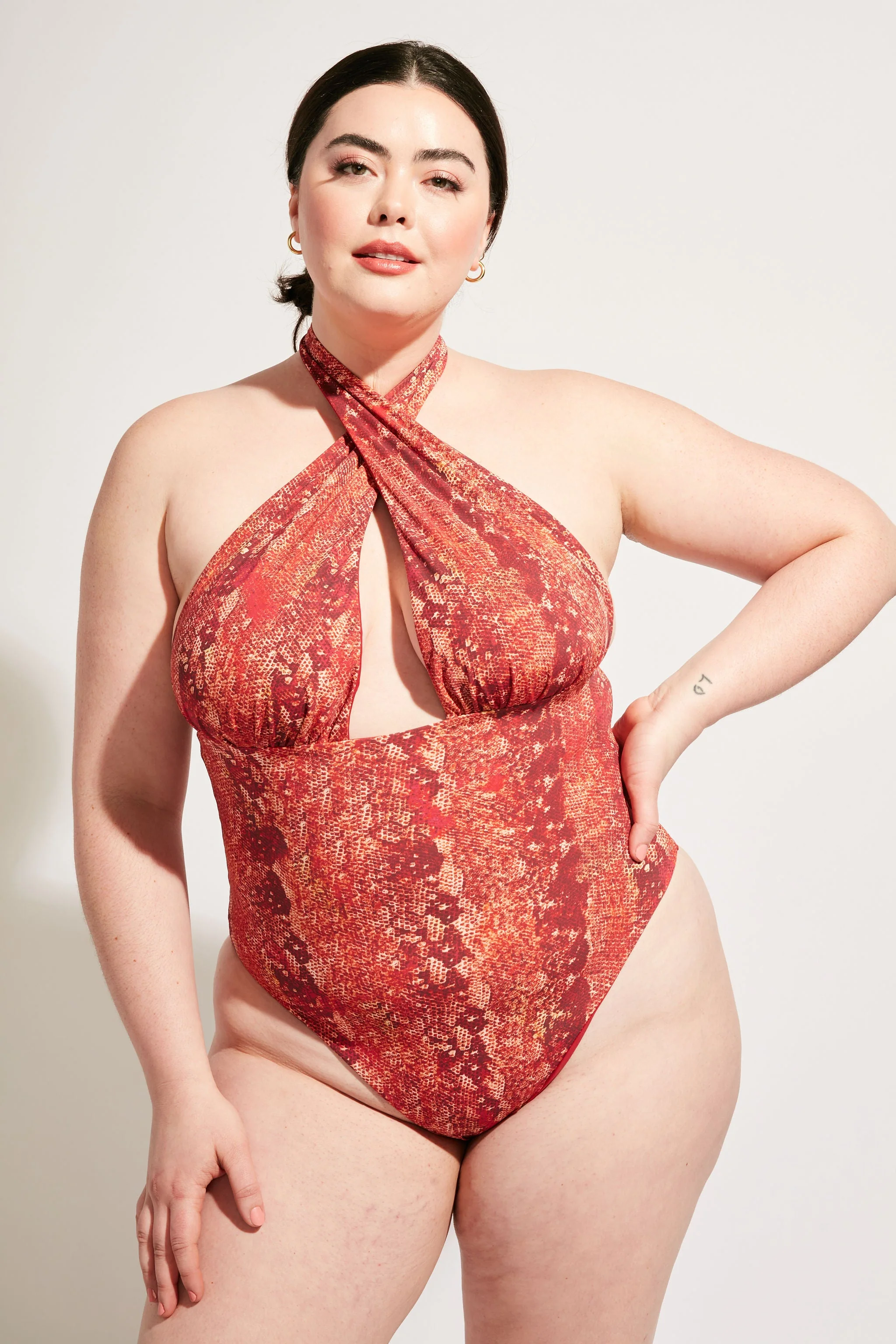 Isle One Piece - Iguana/Merlot - Image 17