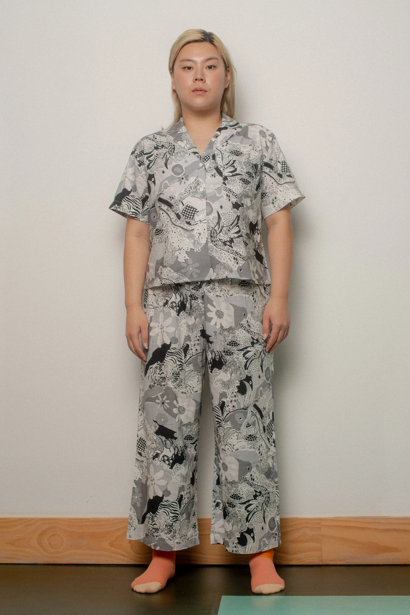 Long Lounge Set - Graphic Parade - Image 3