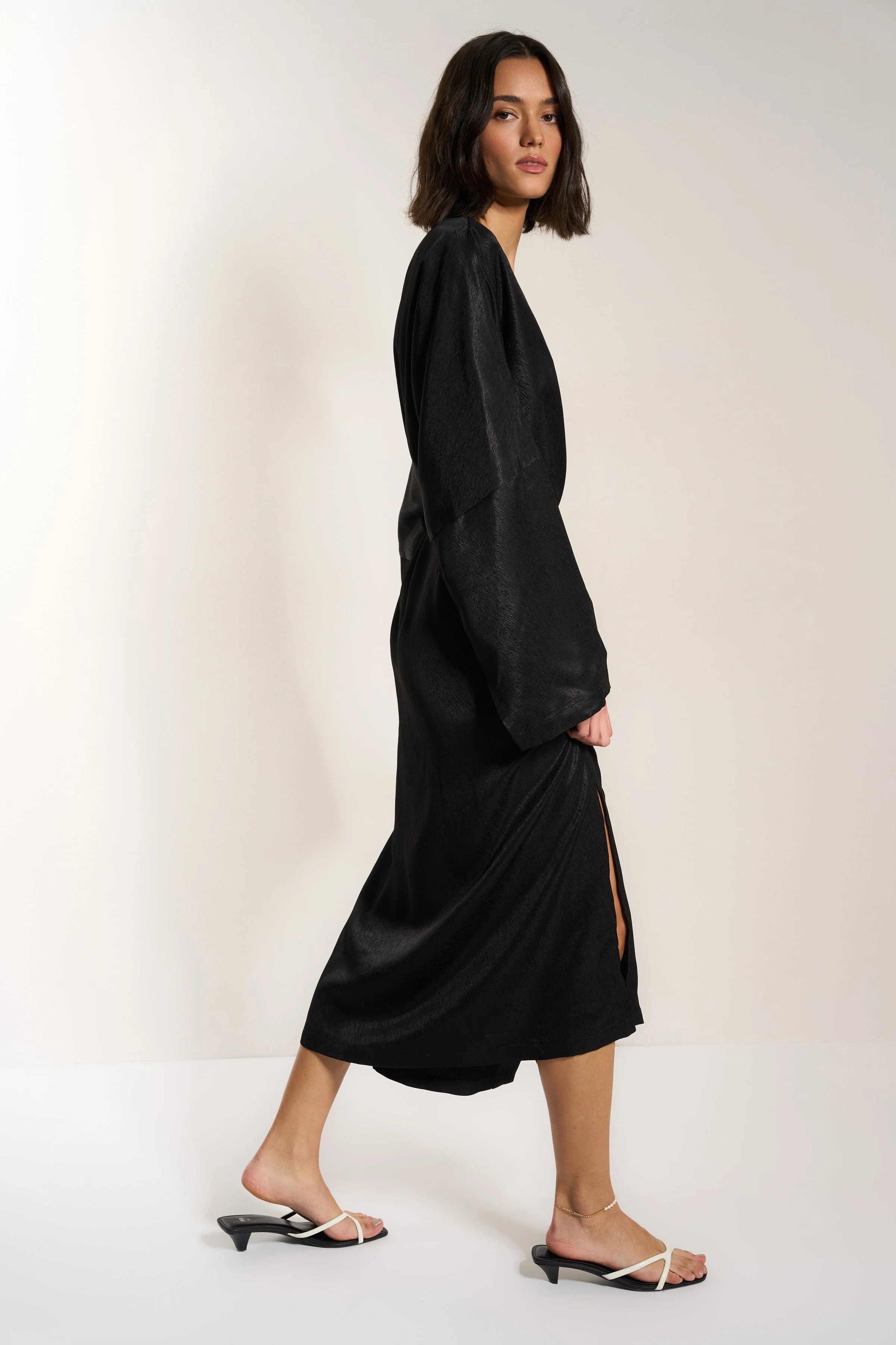 The Long Robe - Black - Image 2