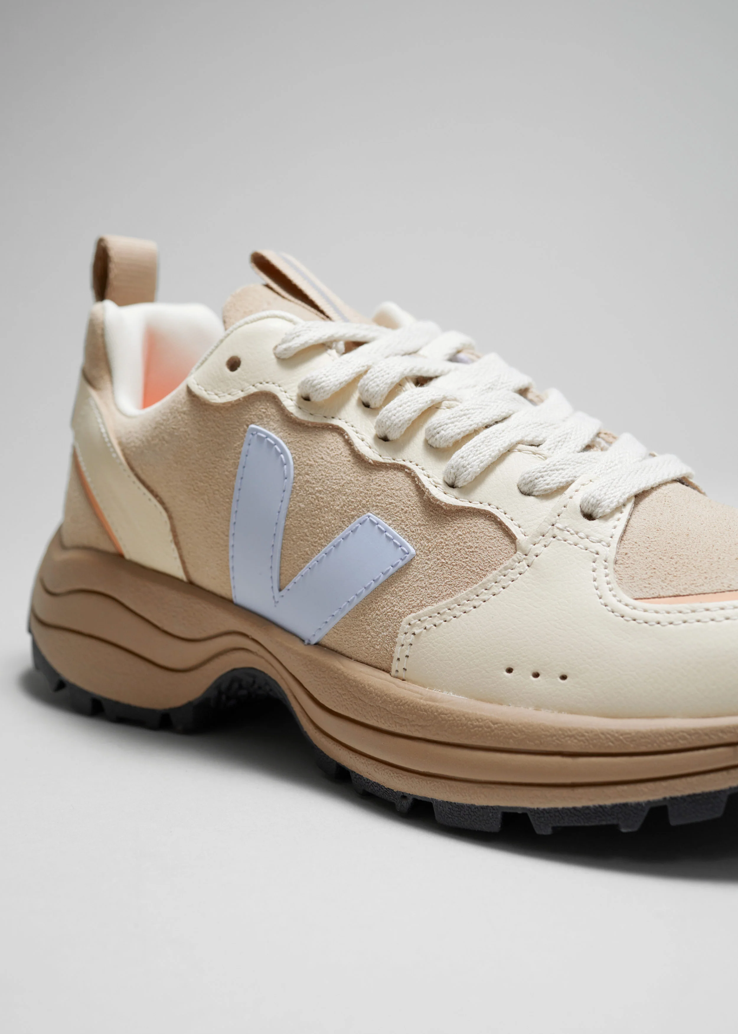 Veja Venturi - Beige - Image 3