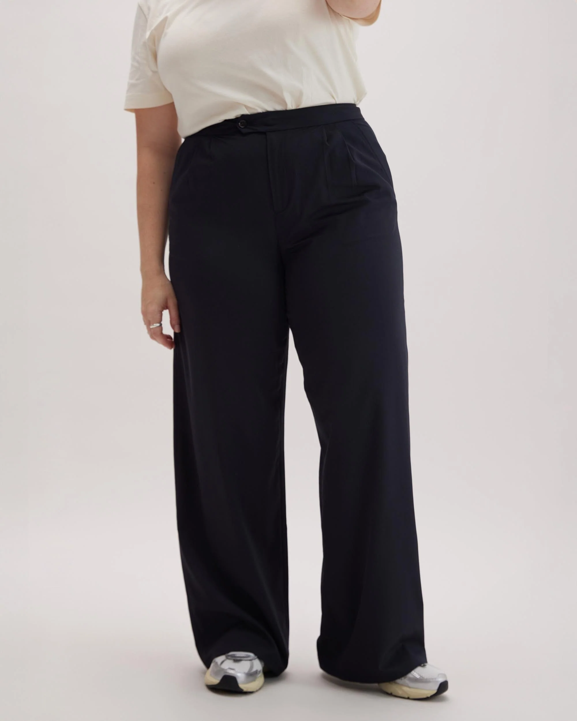 Sophia Fluid Wide Leg Trouser - Black - Image 2